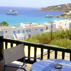 Flora Manos , Platys Gialos (Mykonos) Grecia